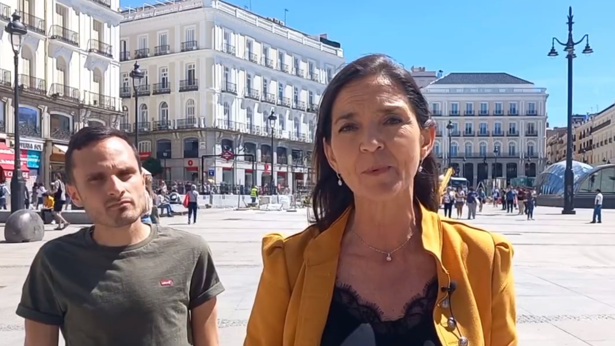 Reyes Maroto y Antonio Giraldo en la Puerta del Sol