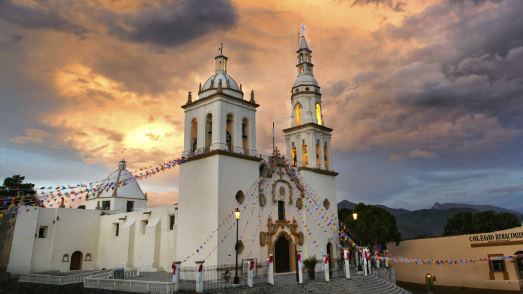 Parroquia Santiago Apóstol © Turismo de Nuevo León