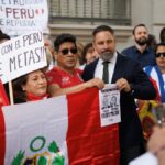 Santiago Abascal carga contra la "alfombra roja" a Petro: "Es a Colombia lo que Otegi a España"