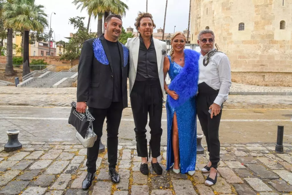 Belén Esteban, con su marido Miguel, Raúl Prieto y Joaquín Torres en la preboda en Sevilla