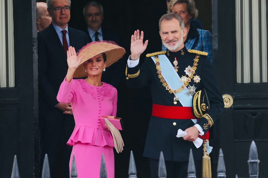 Los reyes Felipe y Letizia el día de la coronación del rey Carlos III