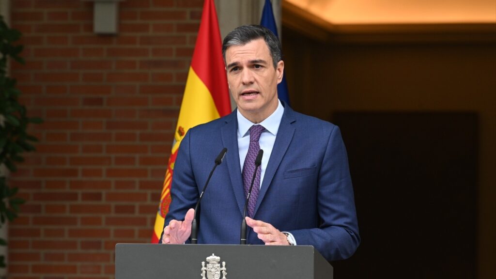 Declaración institucional ofrecida por el presidente del Gobierno, Pedro Sánchez, desde el Palacio de la Moncloa.