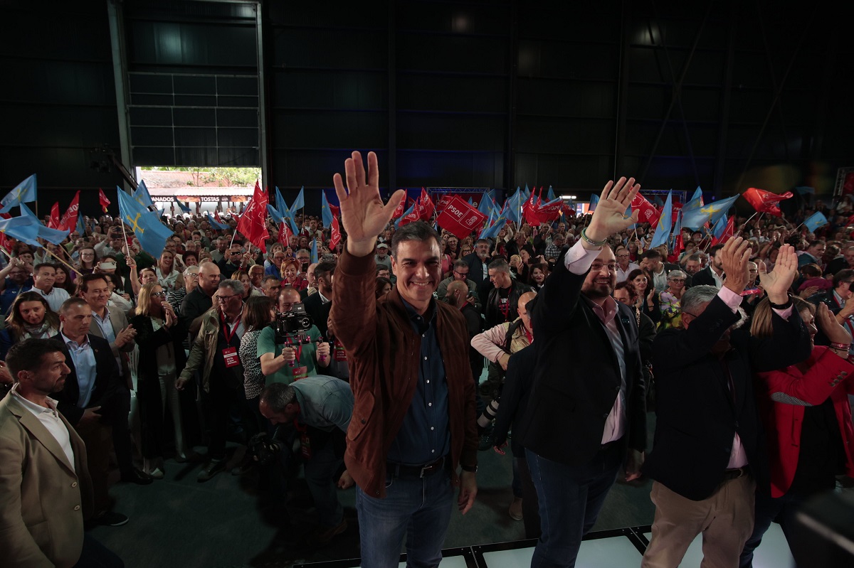 Ferraz intenta calmar a sus barones: "Retendremos todos los Gobiernos del PSOE el 28-M"