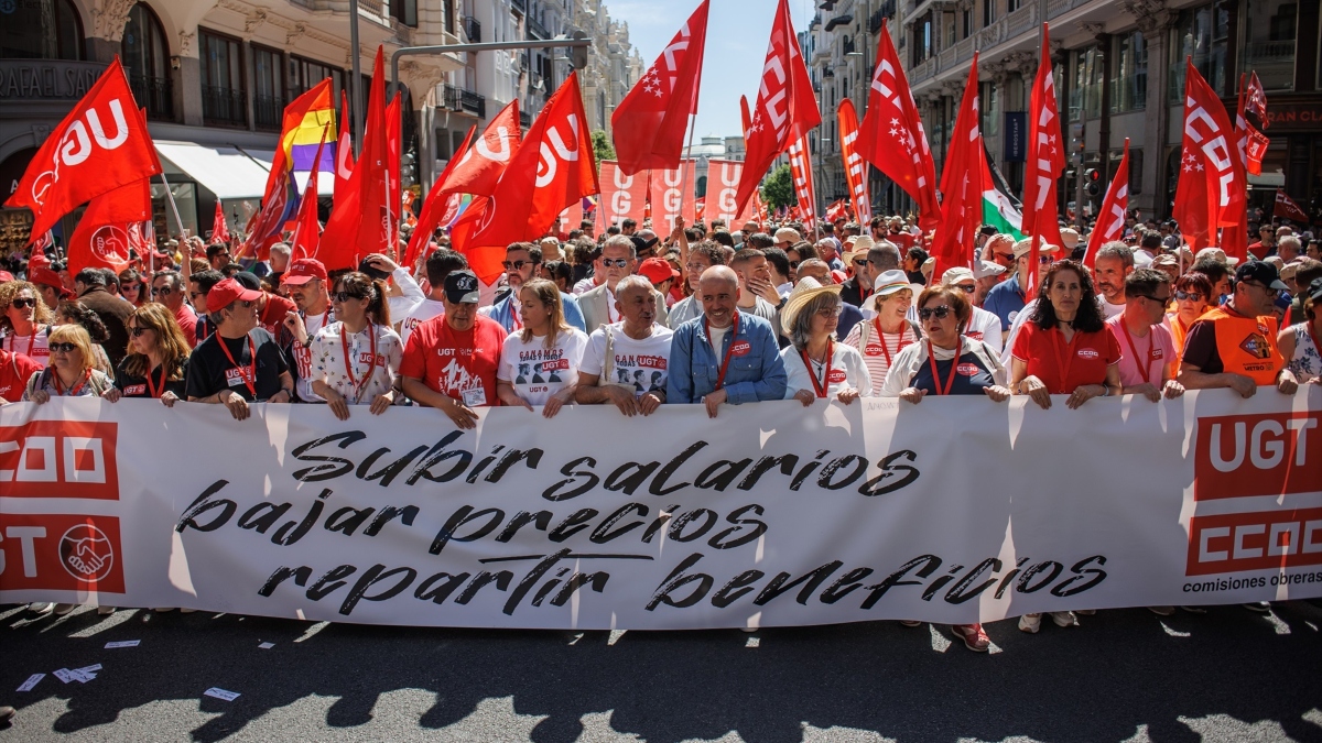 Cabecera de la marcha por el Día Internacional de los Trabajadores en el Círculo de Bellas Artes