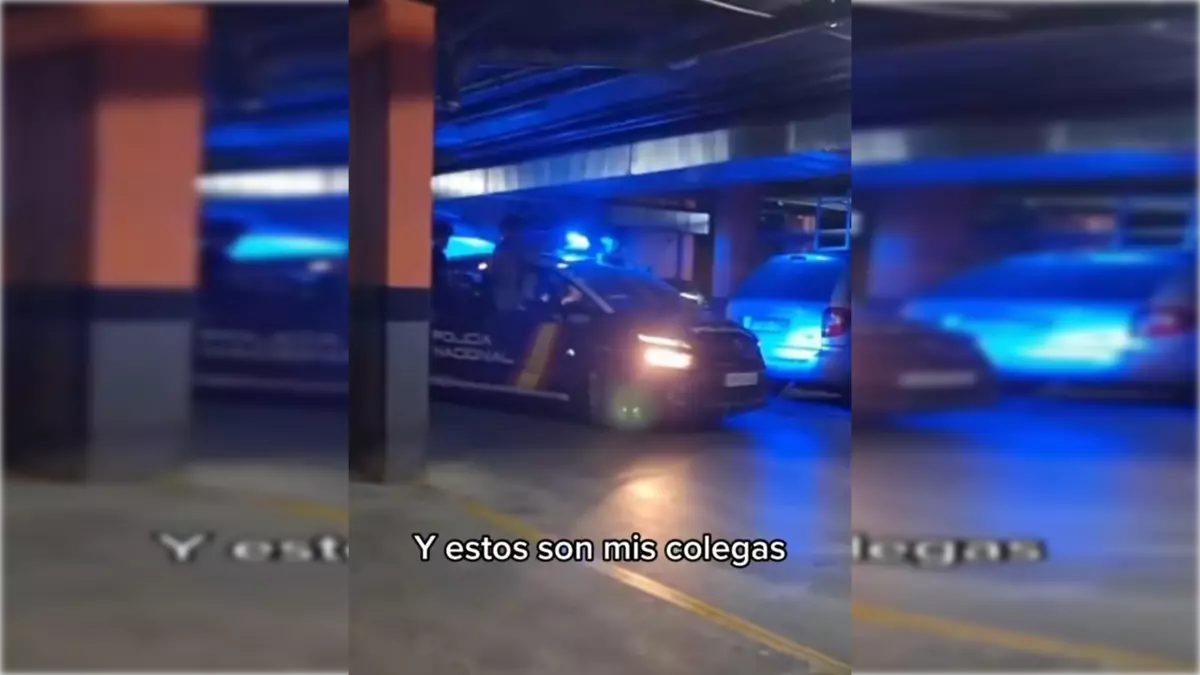 El video del coche policial de atrezzo en un aparcamiento de Villa de Vallecas