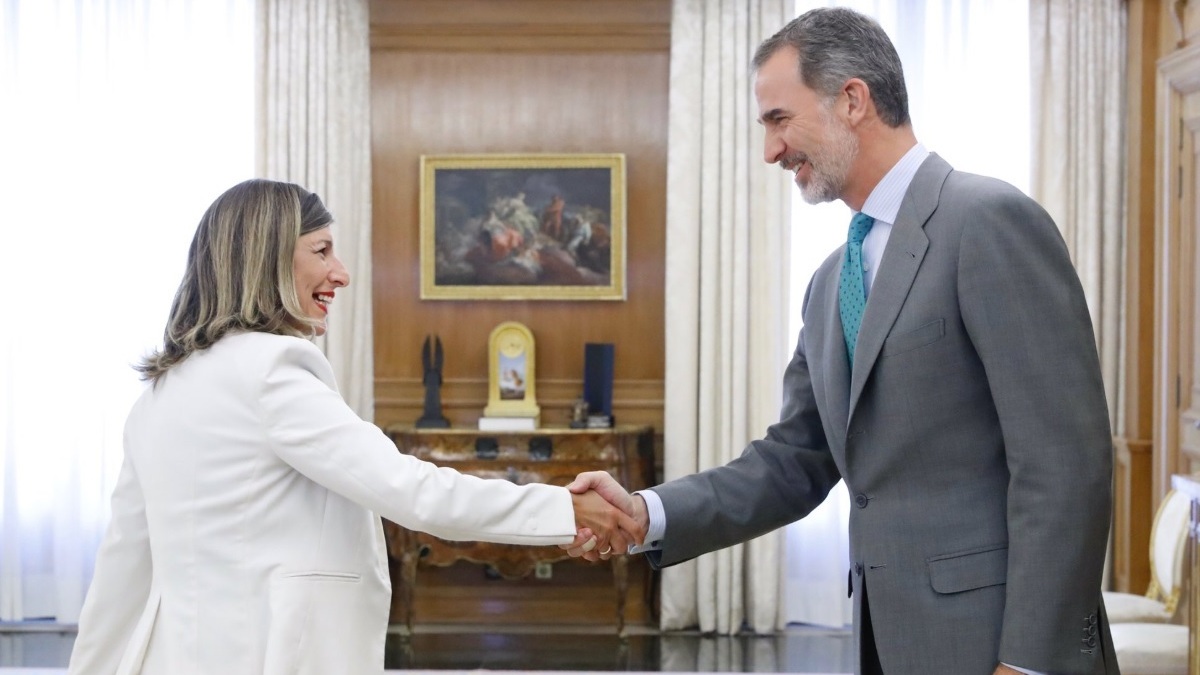 El Rey Felipe VI y la vicepresidenta segunda, Yolanda Díaz en Zarzuela, en junio 2019.