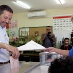El líder de Coalición por Melilla Mustafá Aberchán en un colegio electoral
