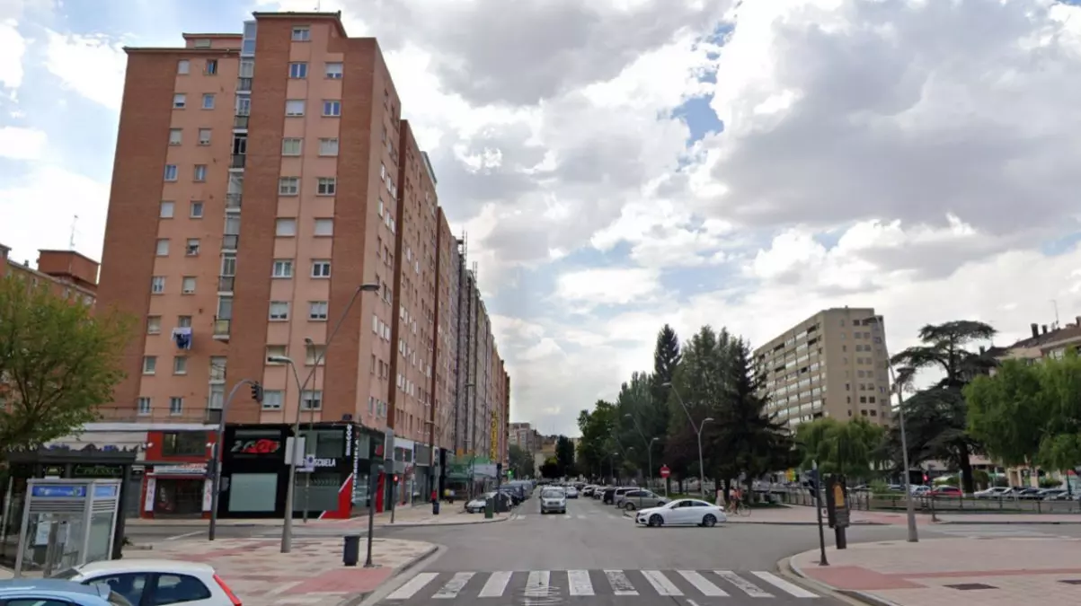 Herido grave un menor de 17 años tras caer desde un décimo piso en Burgos