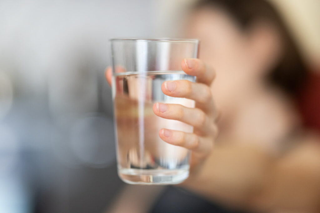 Esta es la bebida más hidratante, y no es el agua, según una polémica investigación