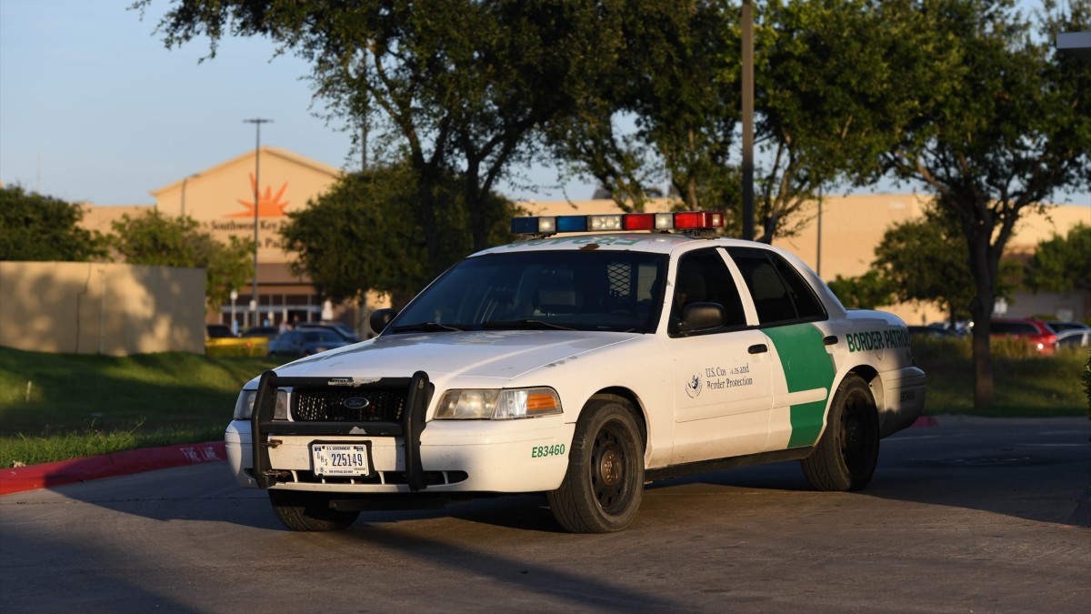 Un hombre mata a siete personas tras embestir con su vehículo frente a un refugio para inmigrantes en Texas