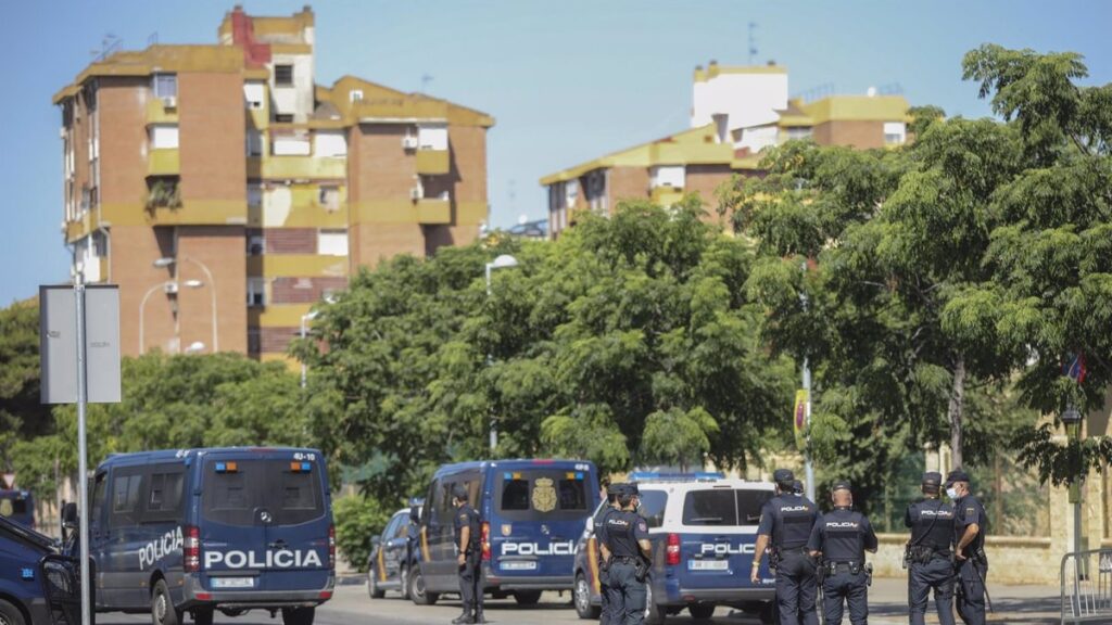 Imagen de archivo de un despliegue policial en Las Tres Mil Viviendas