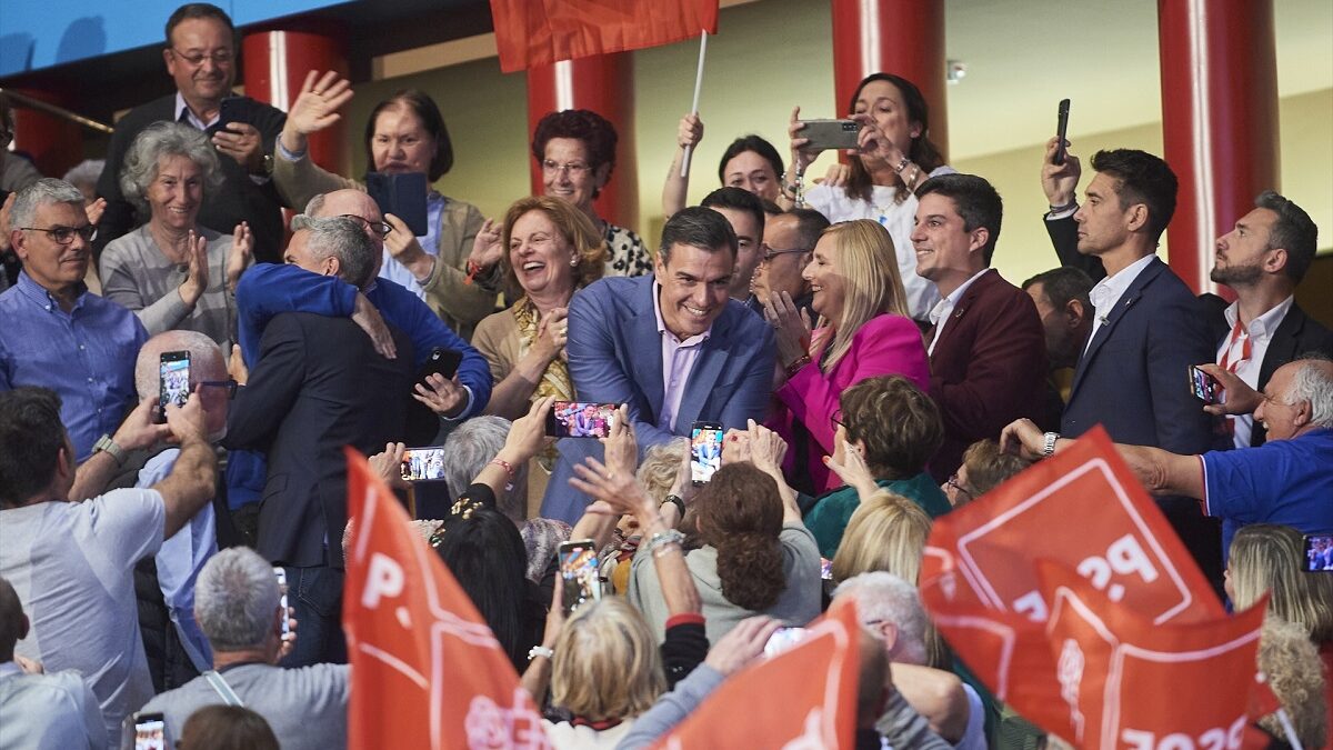 Pedro Sánchez y el candidato del PSOE a la Presidencia de Cantabria, Pablo Zuloaga