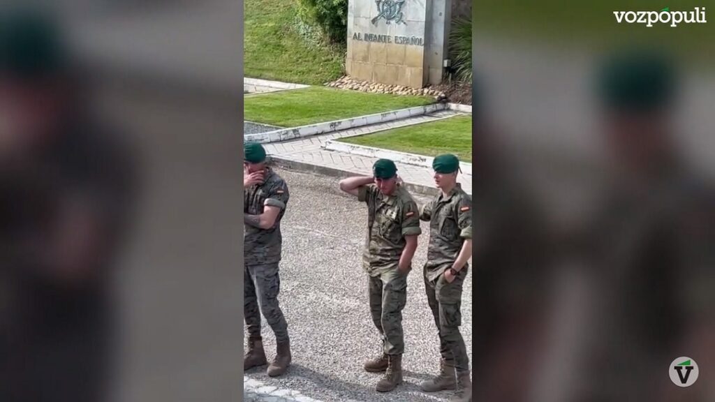 El vídeo viral de militares españoles despidiendo entre lágrimas a los ucranianos que se van a la guerra