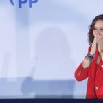 La presidenta de la Comunidad de Madrid y candidata a la reelección, Isabel Díaz Ayuso, celebra la victoria del partido en la sede nacional del PP, a 28 de mayo de 2023
