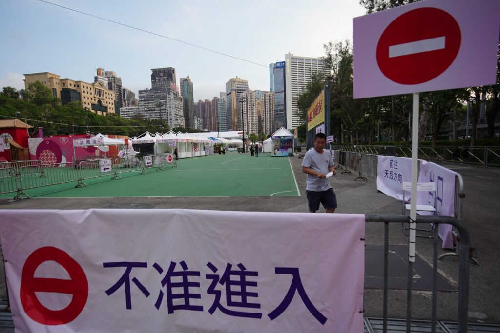 Hong Kong conmemora en silencio el aniversario de Tiananmen entre detenciones y críticas de las ONG