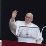 El Papa reaparece para rezar el ángelus