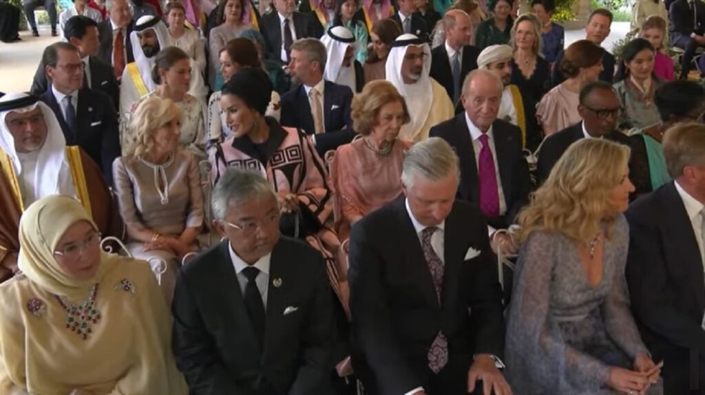 Los reyes Juan Carlos y Sofía en la boda del príncipe Hussein de Jordania