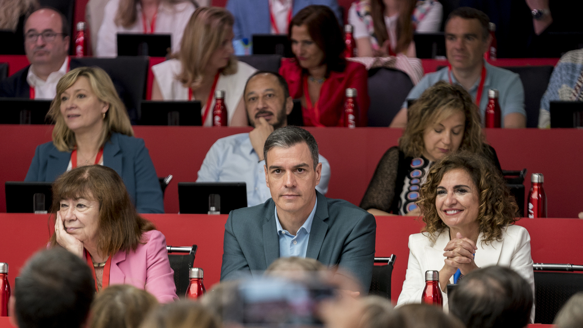 El secretario general del PSOE y presidente del Gobierno, Pedro Sánchez, este sábado en Ferraz.