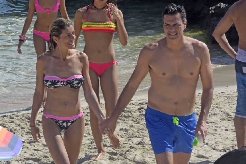 Pedro Sánchez, su mujer Begoña Gómez y sus dos hijas en Ibiza en 2016