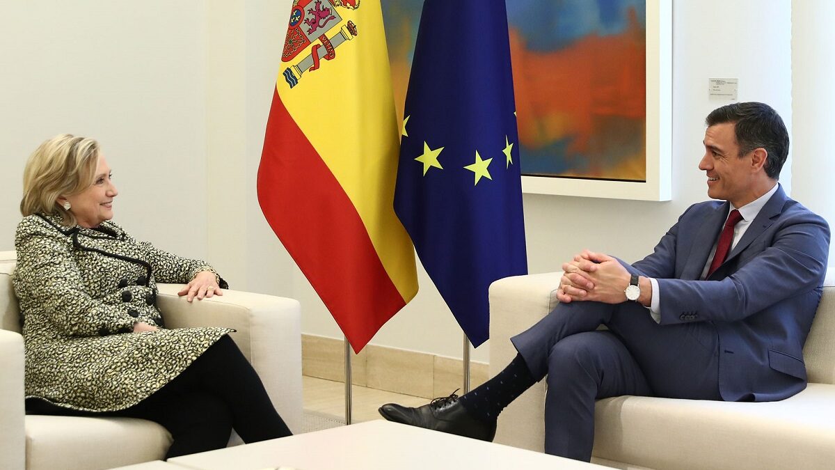 El lío de Pedro Sánchez con la OTAN: el presidente se borra mientras la Alianza busca un "candidato de consenso"