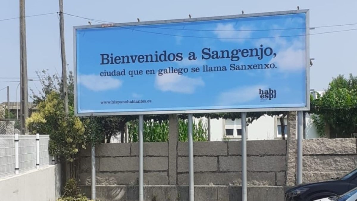 Polémica en Galicia por un cartel de 'Hablamos Español' defendiendo llamar Sangenjo a Sanxenxo