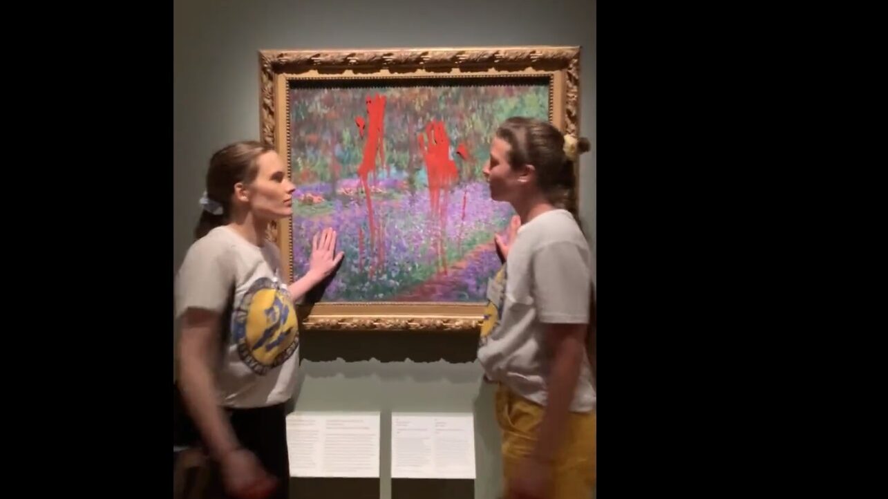 Dos activistas manchan un cuadro de Monet en Estocolmo