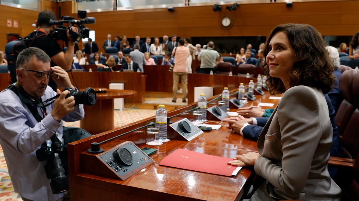 La toma de posesión de Ayuso: sin Isabel Rodríguez ni Bolaños... y con el delegado del Gobierno fan de Bildu