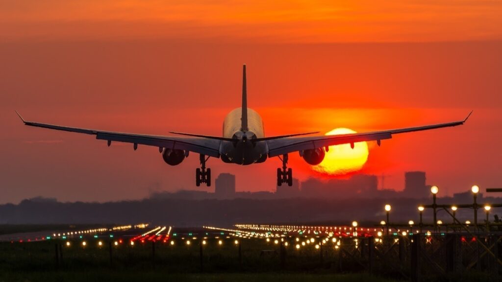 AVION AEROPUERTO