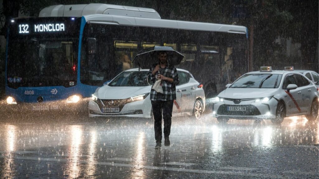 Alerta Roja De La Aemet En Madrid El Temporal Paraliza Varias Líneas De Metro Y Estaciones 5394