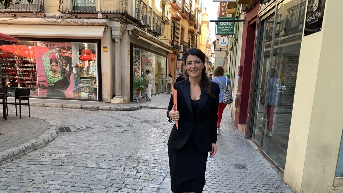 La exdirigente de Vox Macarena Olona y presidenta de Caminando Juntos en Sevilla