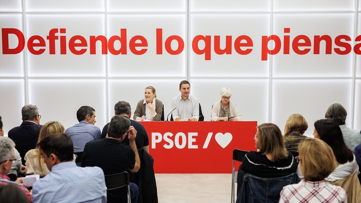 La secretaria de Organización PSOE Madrid, Marta Bernardo; el secretario general del PSOE de Madrid, Juan Lobato, y la presidenta PSOE Madrid, Isaura Leal