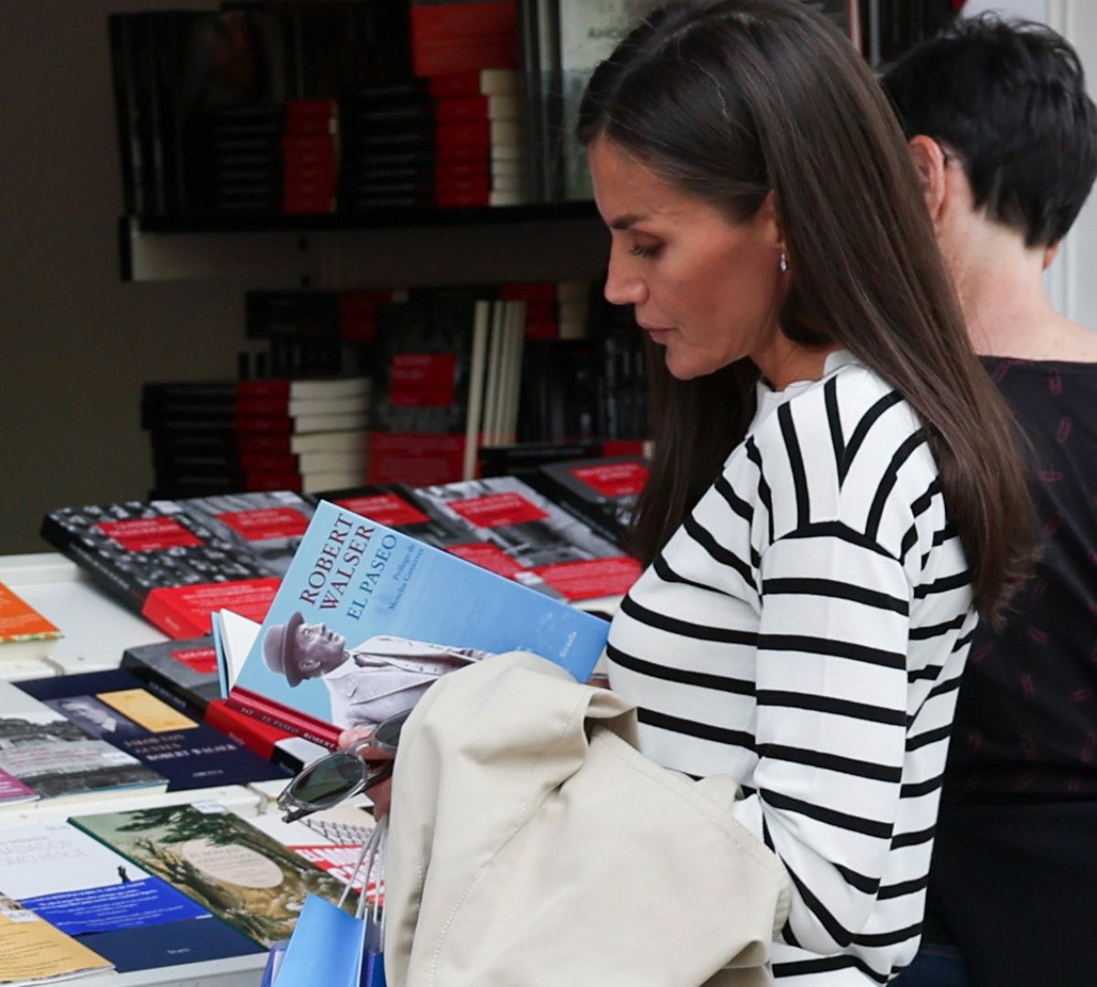La reina Letizia en la Feria del libro de Madrid