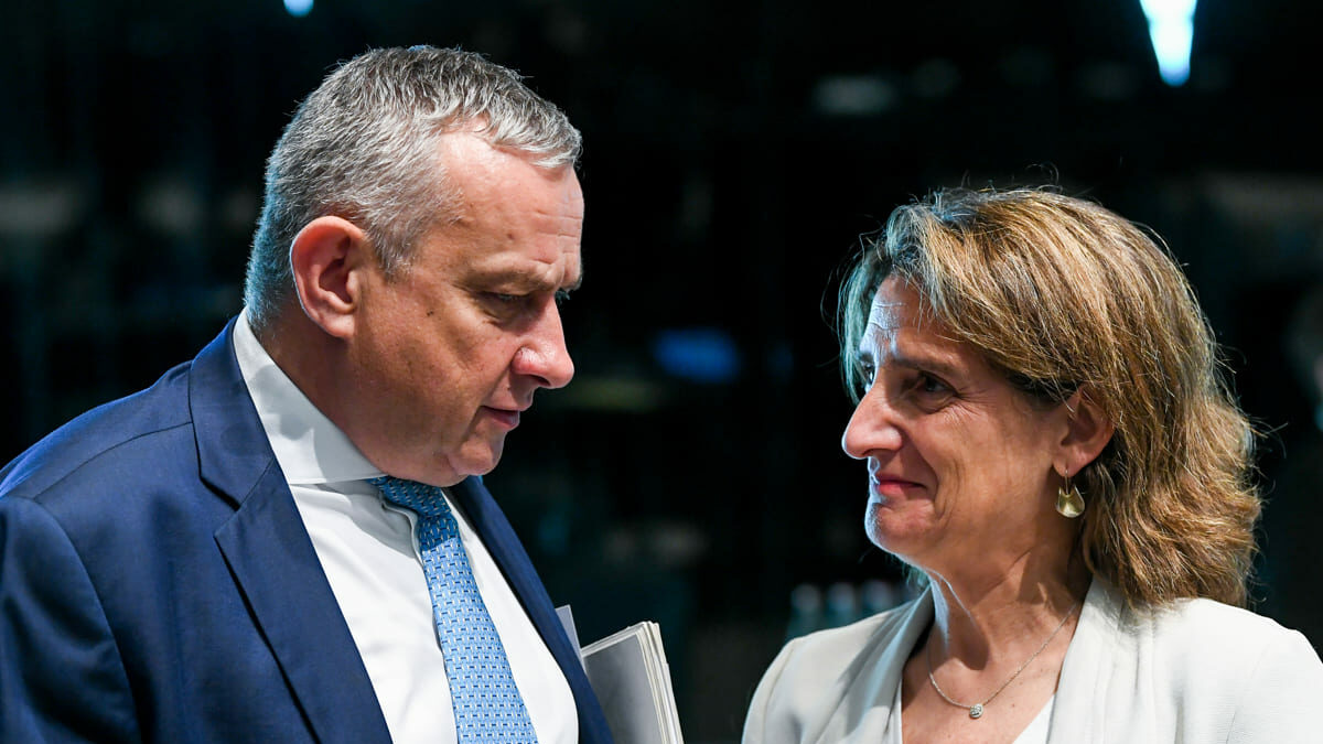 La ministra para la Transición Ecológica, Teresa Ribera y el ministro de Industria y Comercio de la República Checa Jozef Síkela