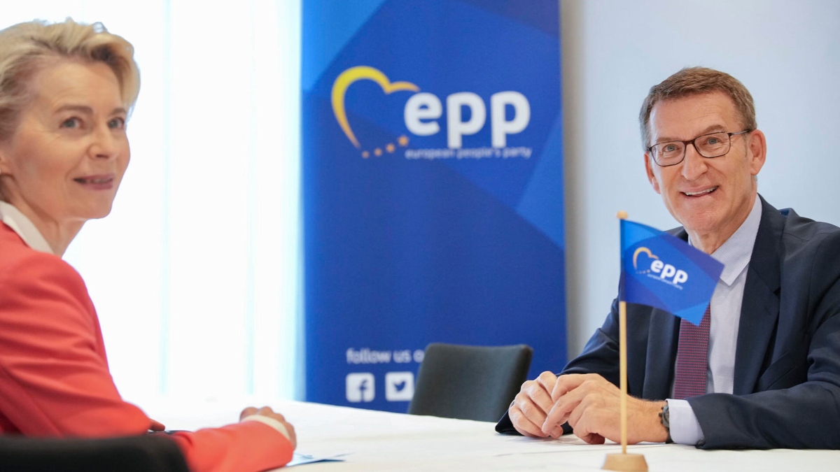 El presidente del Partido Popular, Alberto Núñez Feijóo, y la presidenta de la Comisión Europea, Ursula Von der Leyen