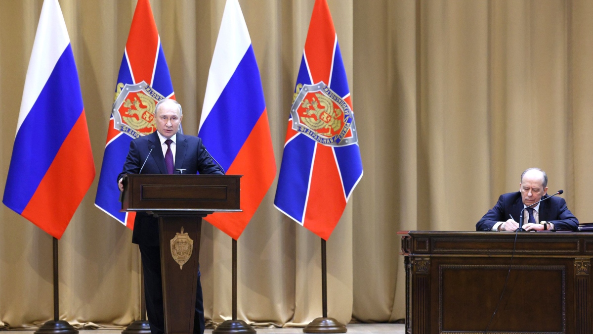 Vladimir Putin junto al presidente del FSB, Alexander Bortnikov