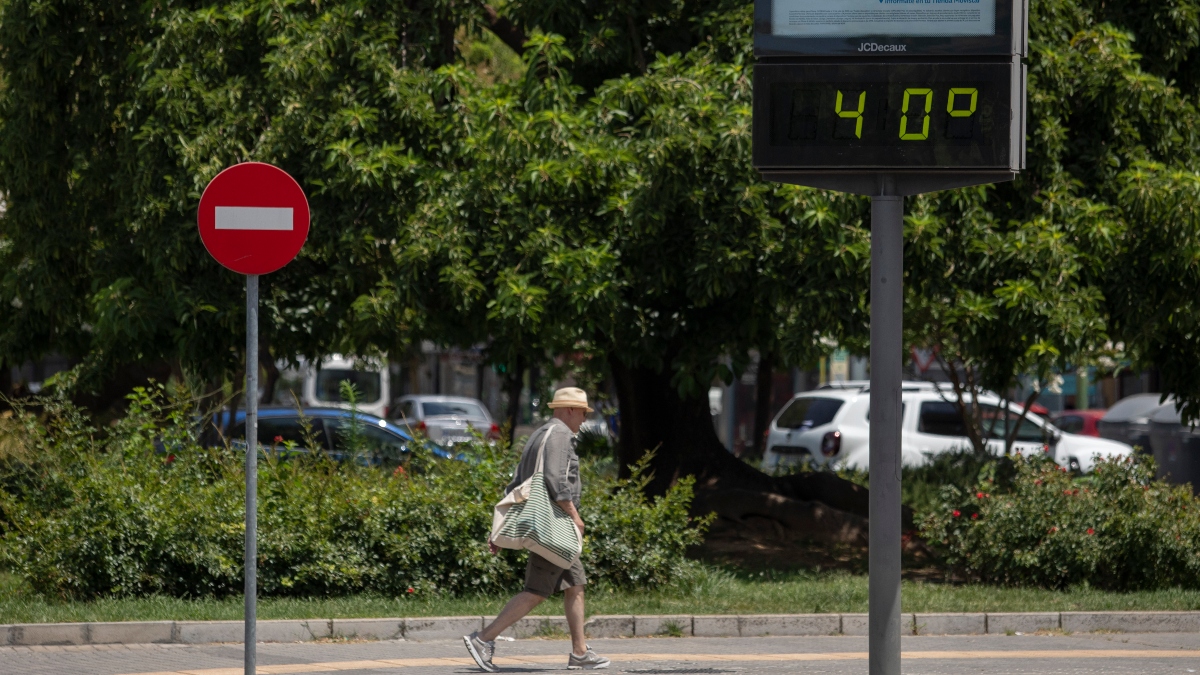 Termómetro de calle marcando 40 grados en Sevilla