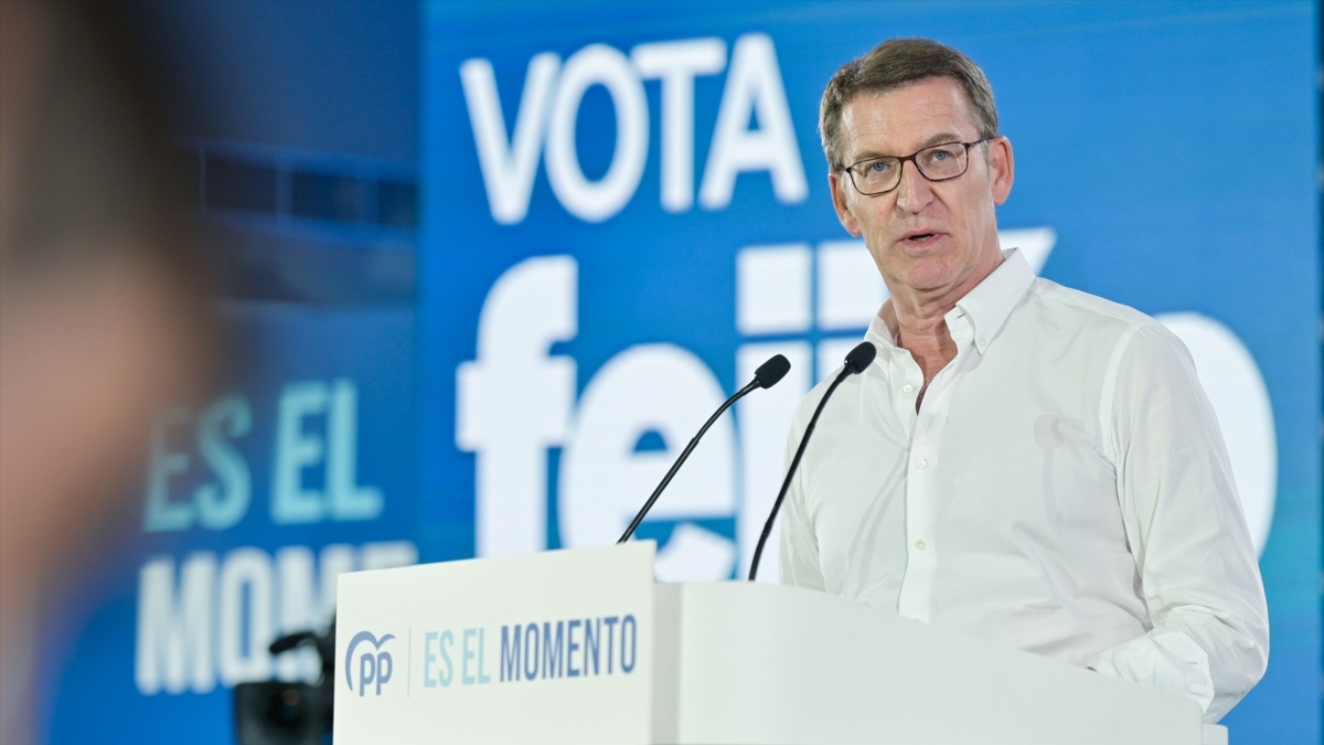El líder nacional del Partido Popular y candidato a la presidencia del Gobierno, Alberto Núñez Feijóo, interviene durante un mitin electoral de cara al 23J