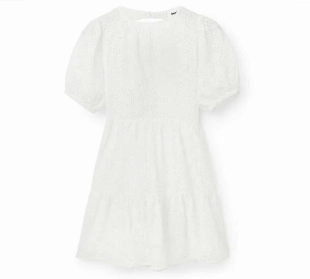 Mini vestido blanco con bordado suizo de Desigual 