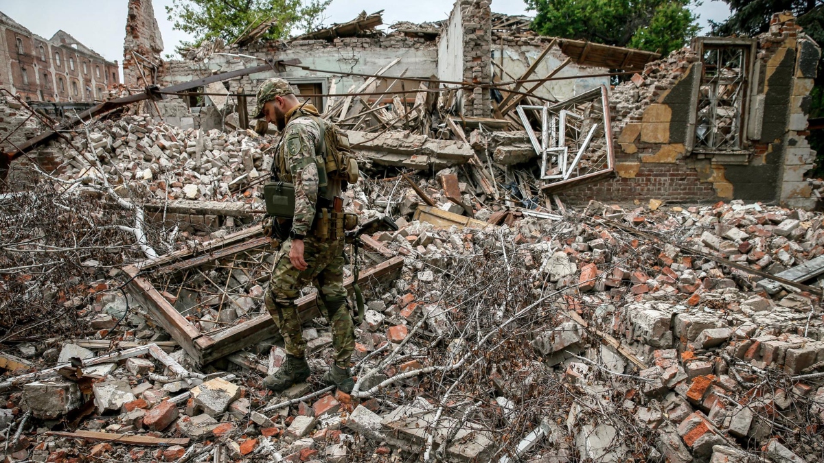 Soldado ucraniano en la región de Donetsk