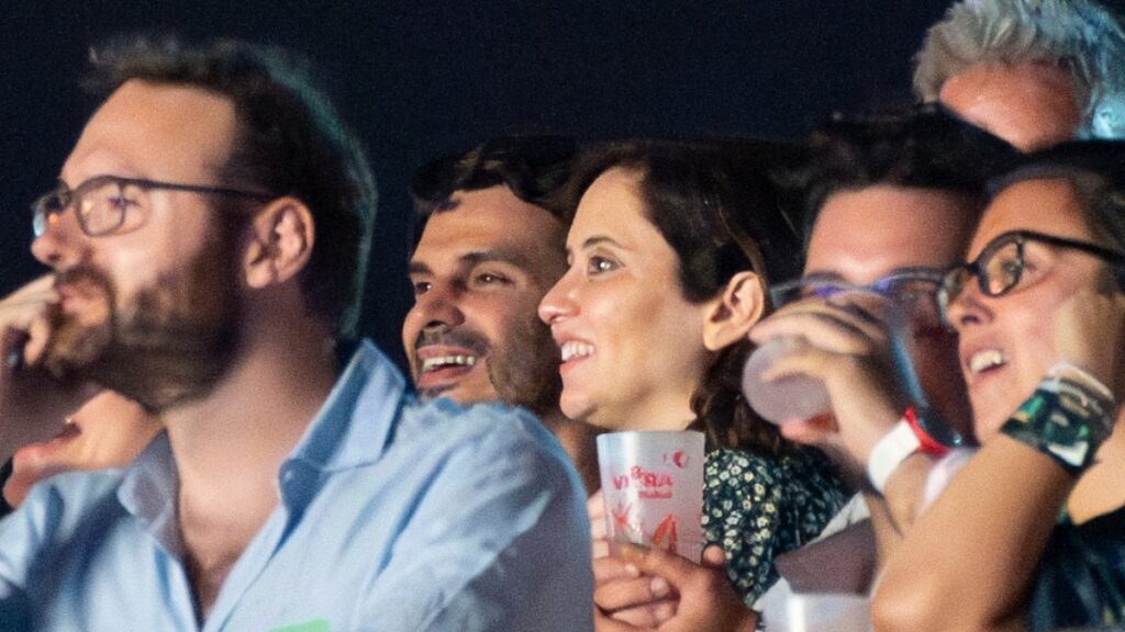Isabel Díaz Ayuso junto a su pareja, Alberto González, en el Mad Cool Festival