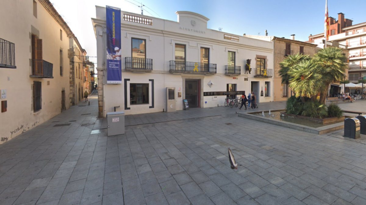 Los Mossos investigan la muerte violenta de un hombre en un local de Calella (Barcelona)