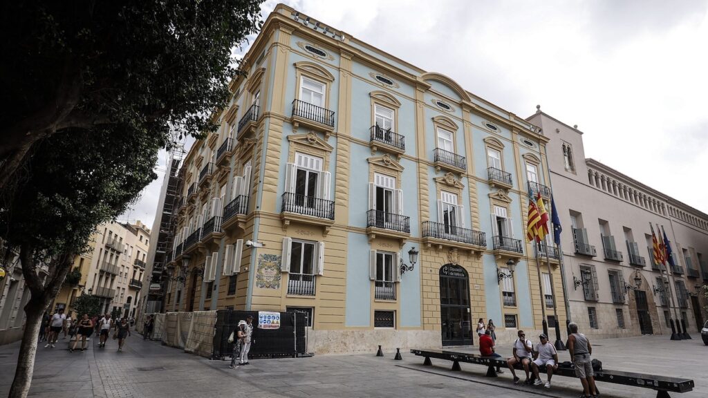 El PP se hace con el control de la Diputación de Valencia tras la ruptura del bloque de izquierda