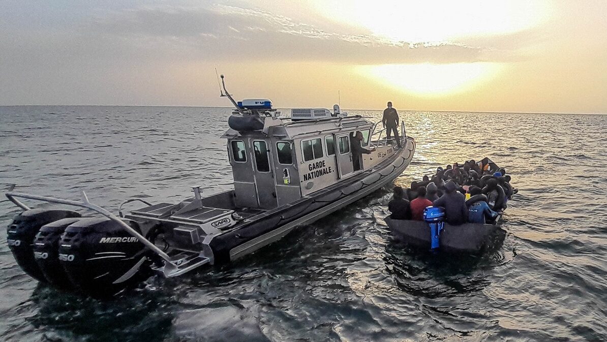 La Guardia costera de Túnez intercepta una embarcación con migrantes en las costas de Sfax