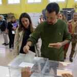 Irene Montero y Pablo Iglesias acuden a votar para las elecciones generales del 23-J