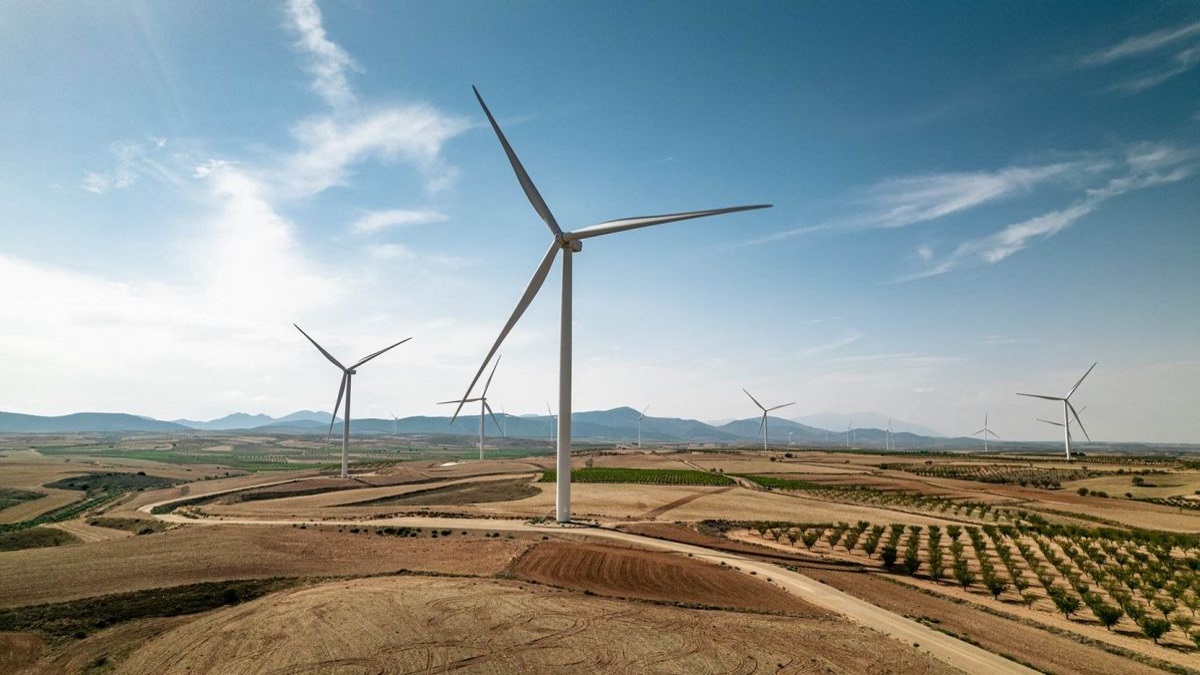 España ‘tira por la borda’ su energía eólica en agosto pese a la subida de precios