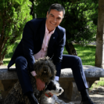 Pedro Sánchez comparte una fotografía con sus mascotas