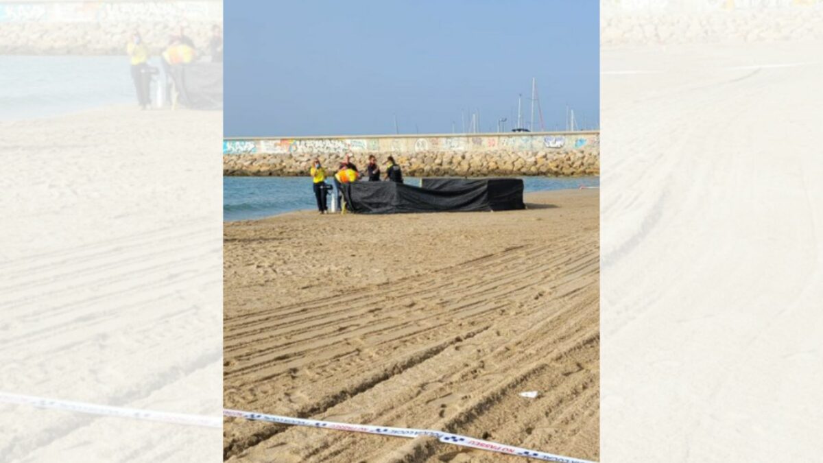 Las autoridades en la playa Costa Daurada de Roda de Berà (Tarragona)