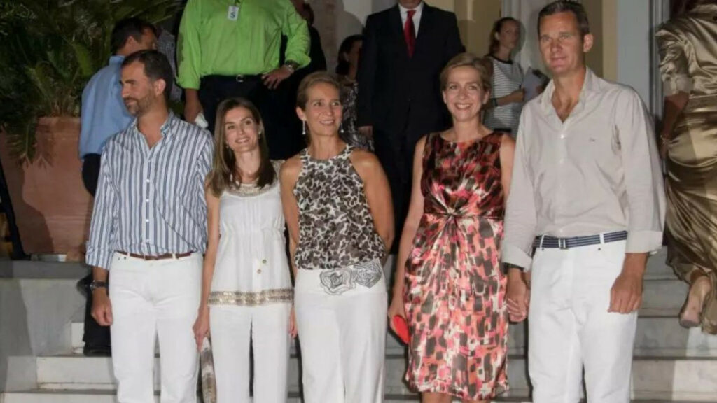 Los reyes Felipe y Letizia, las infantas Cristina y Elena e Iñaki Urdangarin