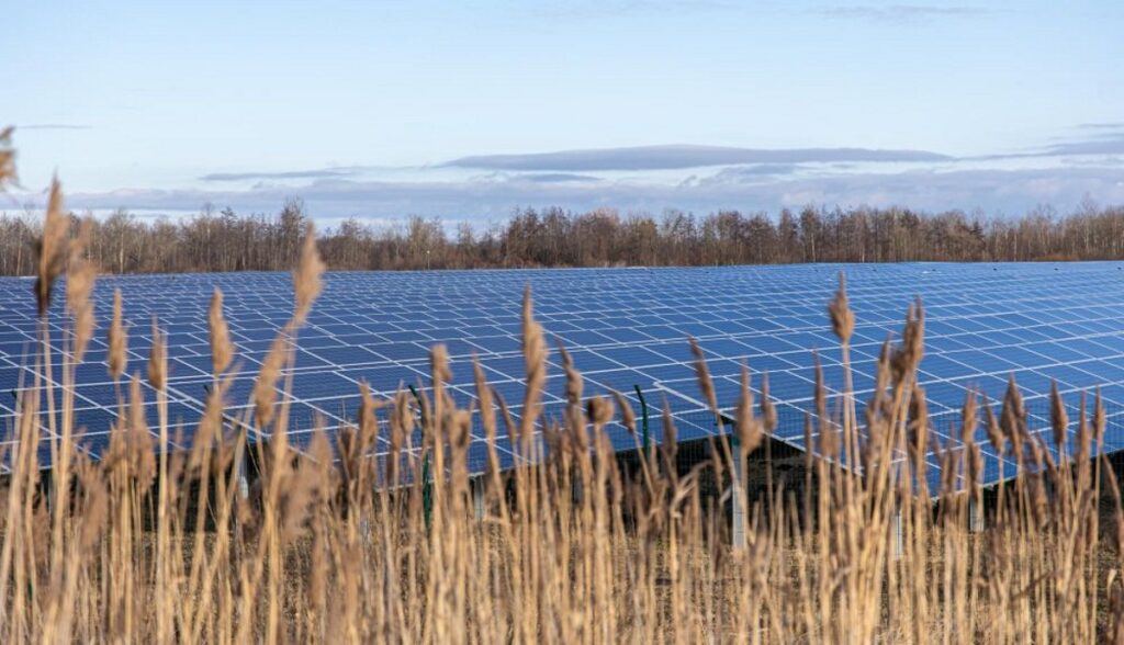 UNEF lanza la III Edición del concurso PHOTOvoltaica para promover la integración ambiental con la energía solar