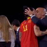 El beso de Luis Rubiales a la jugadora Jenni Hermoso ha suscitado una gran polémica y piden su dimisión
